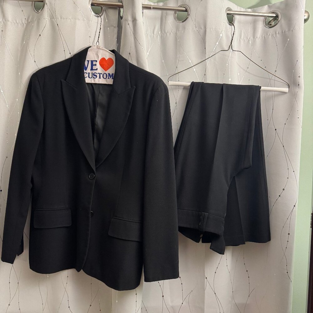 Black Women's Suit - Barami -size 6